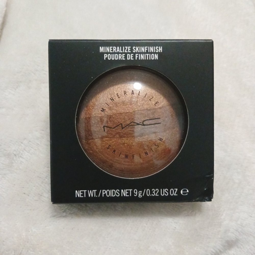 NEW MAC Mineralize Skinfinish Bronzer highlighter glow